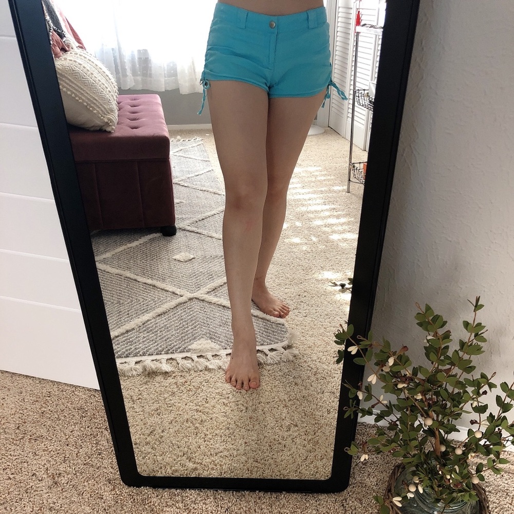 Blue short